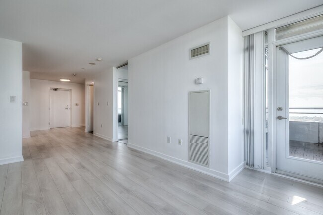 Photo - 25 Telegram Mews Unit 5308