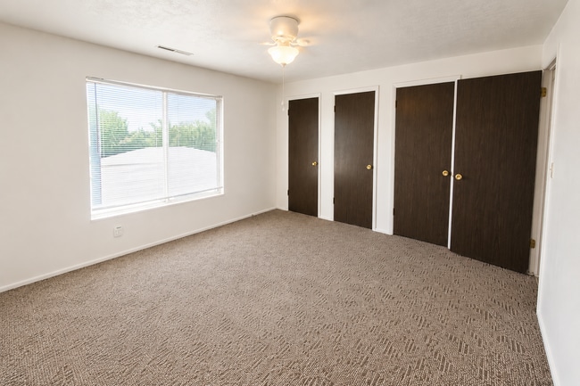 Photo - SINGLE FAMILY HOUSING - 2 bed/1 bath just off of University Parkway in Orem Unit 7