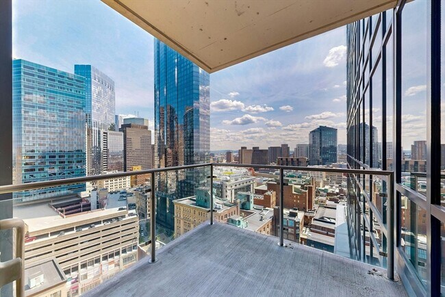 Photo - 45 Province St Unidad 2303