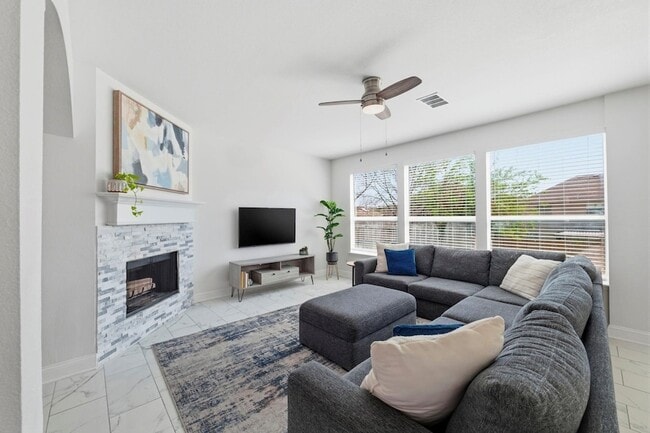 4943 Sunset Ridge Dr