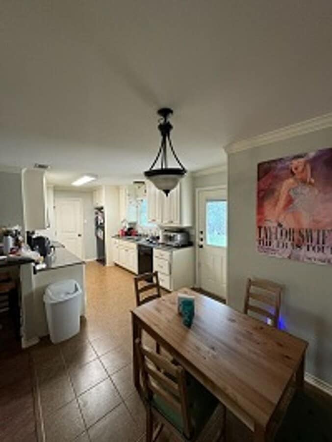 Photo - 4 Bedroom Home on Pearl St!