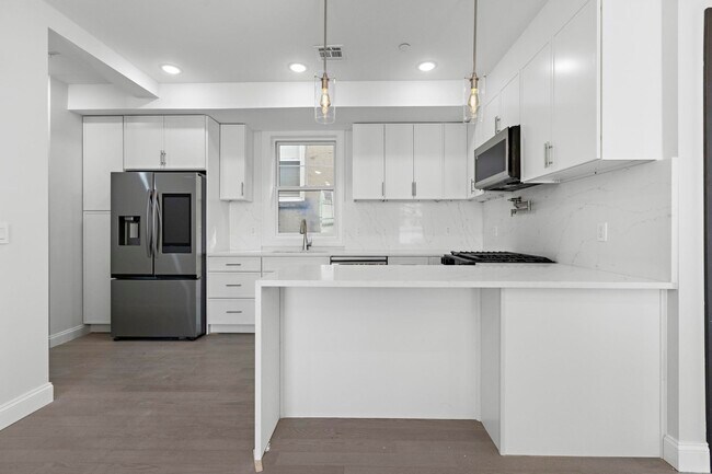 Photo - 131 Clifton Pl Unit 2