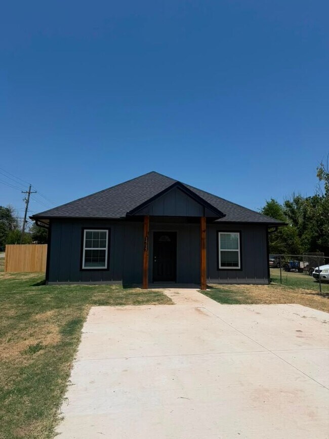 Photo - Newly Built 3-Bed Home with Modern Finishes in Lawton!