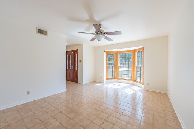 Photo - 7722 Pinebrook Dr