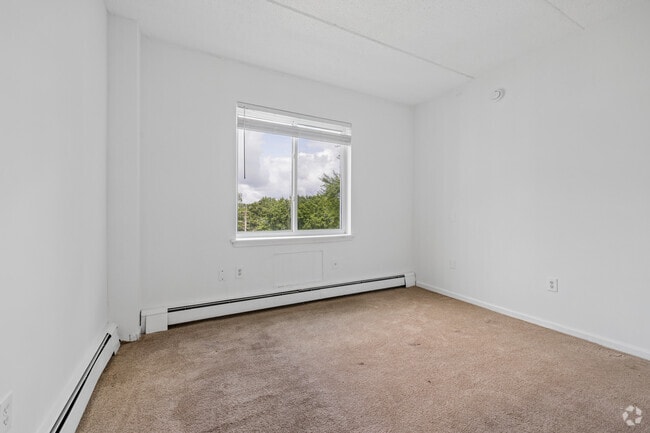 2BR, 1BA - Bedroom