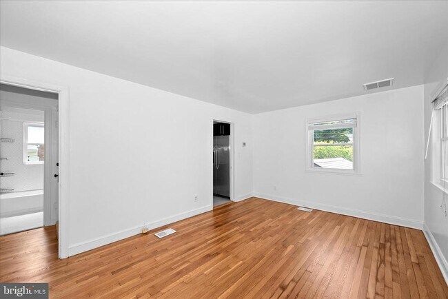 Photo - 801 Cox Ave