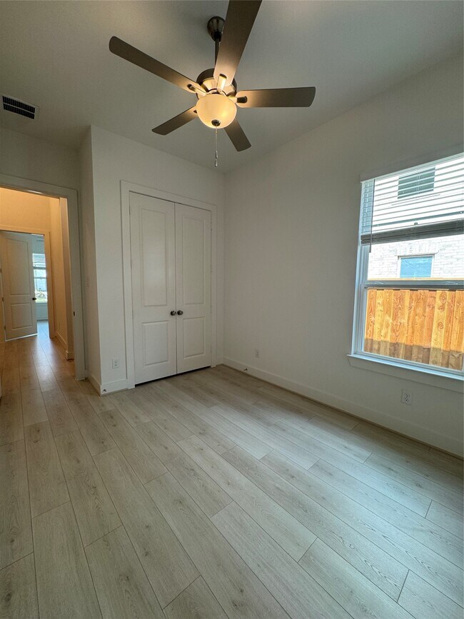 Building Photo - 7259 Stillmeadow Grv Dr