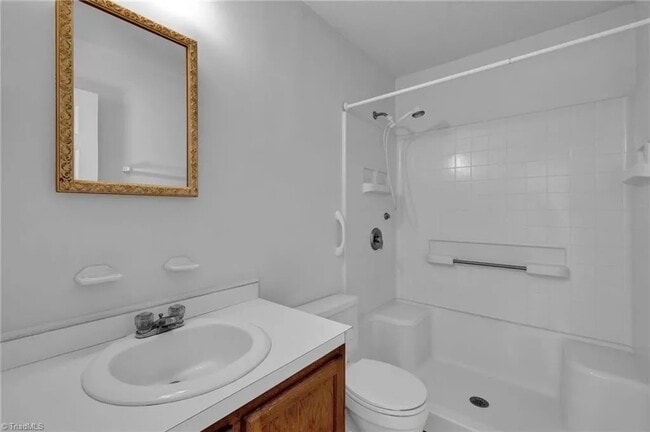 Photo - 205 N Rotary Dr