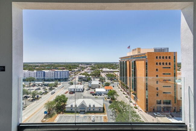 Skyline Rooftop View - Nine20 Manatee
