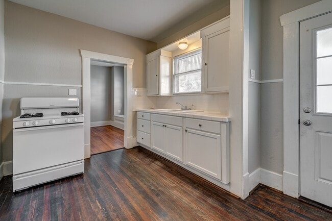 Photo - 115 Goldenrod St