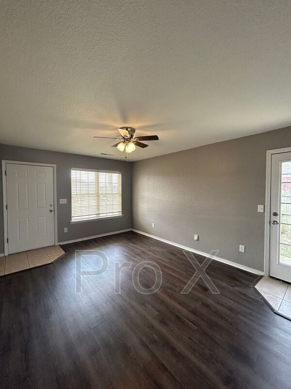 Photo - 1598 Tolleson Loop