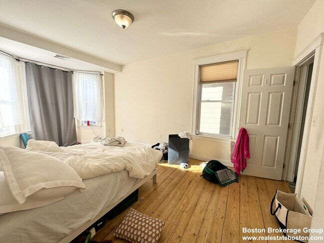 Photo - 31 Hillside St