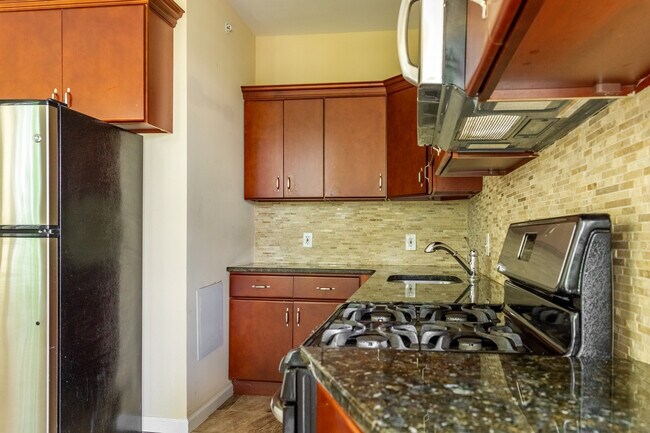 Photo - 800 S St Bernard St Unit 3