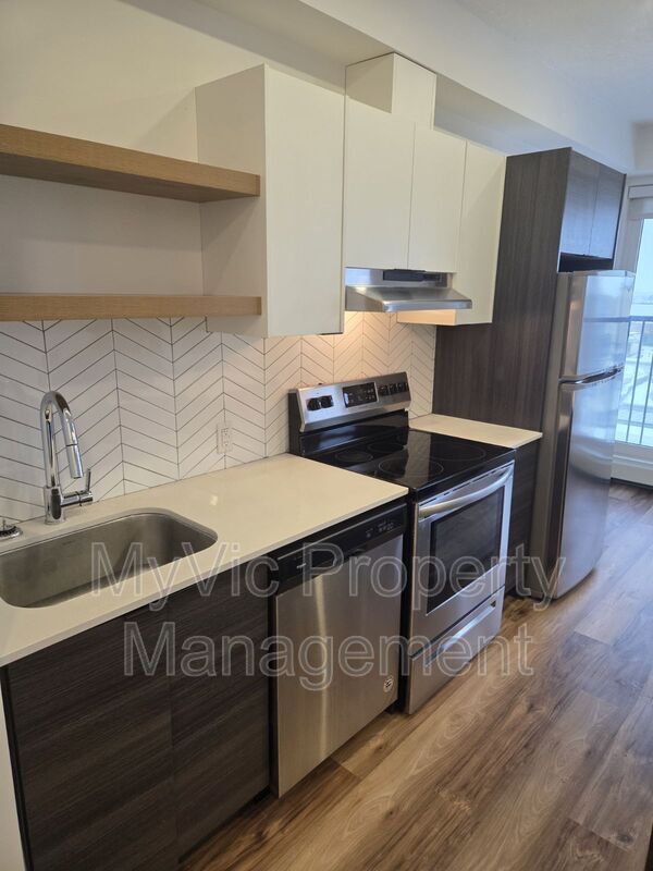 Photo - 8015-8102 102 St NW Unit Bachelor Suite