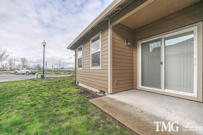 Photo - 2BD Duplex in Great Washougal Location! Beautiful Finishes!