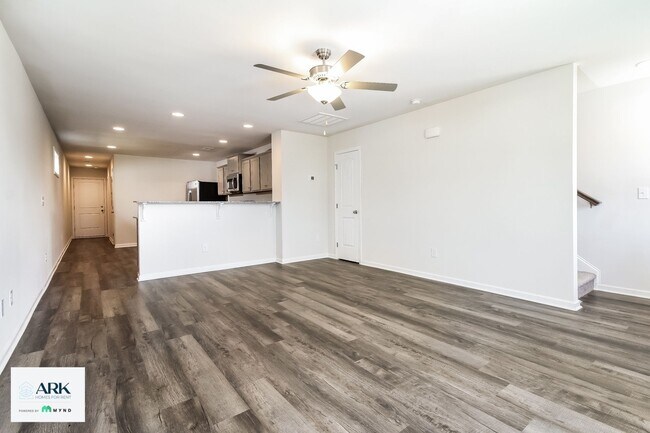 Photo - 309 Noble Ln