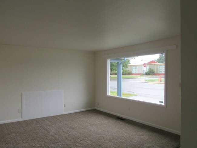 Photo - 2 Bedroom house in Burlington