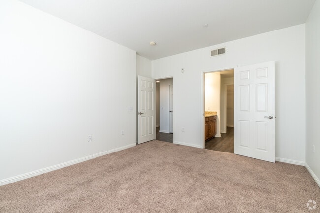 2BR, 2.5BA - 1600SF - Master Bedroom