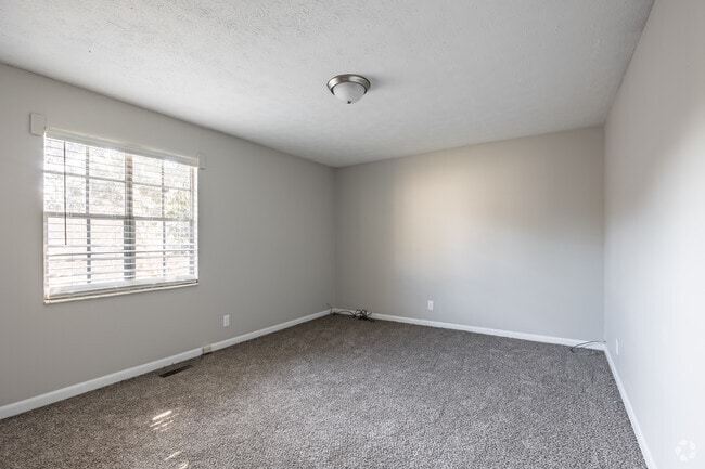 2BR, 1BA - 1200SF