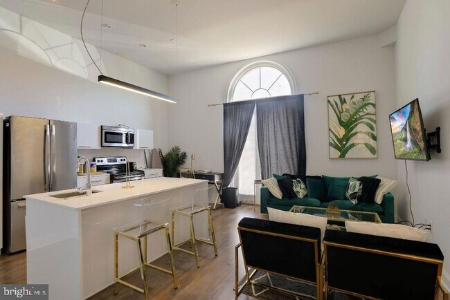 Photo - 18 E Lancaster Ave Unit 1B-319