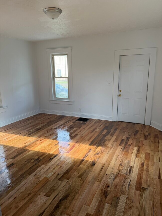 Photo - 1144 Adams St