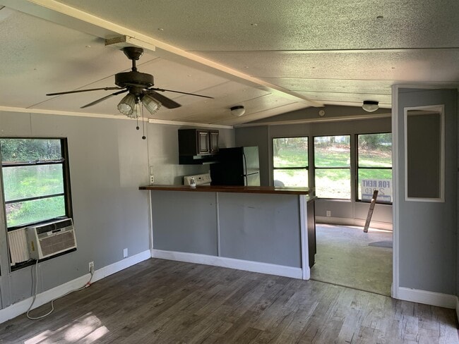 Photo - 6855 Skyview Dr SE