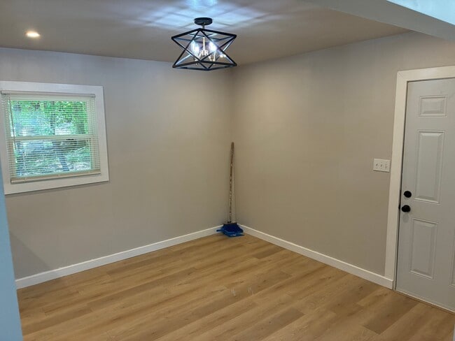 Photo - 6109 Oakwood Cir SW