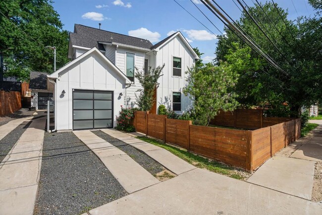 Photo - 2906 Webberville Rd