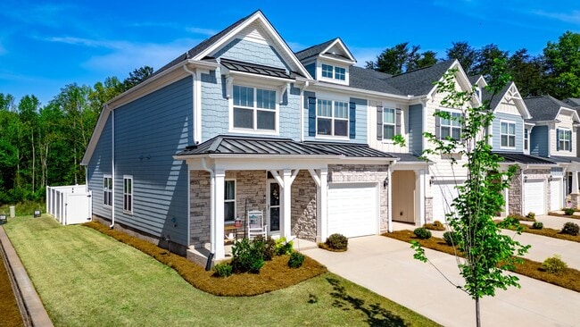 Building Photo - Beautiful Fully Furnished.