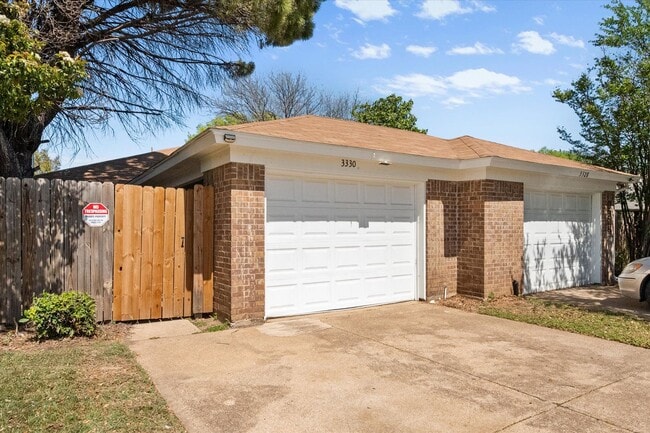 Photo - Affordable South Fort Worth Half Duplex