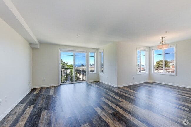 Building Photo - Space Need Views & 2 Parking Spots Rental
