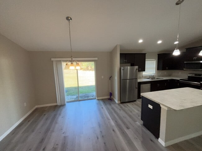 Building Photo - 3099 W Viking Ln