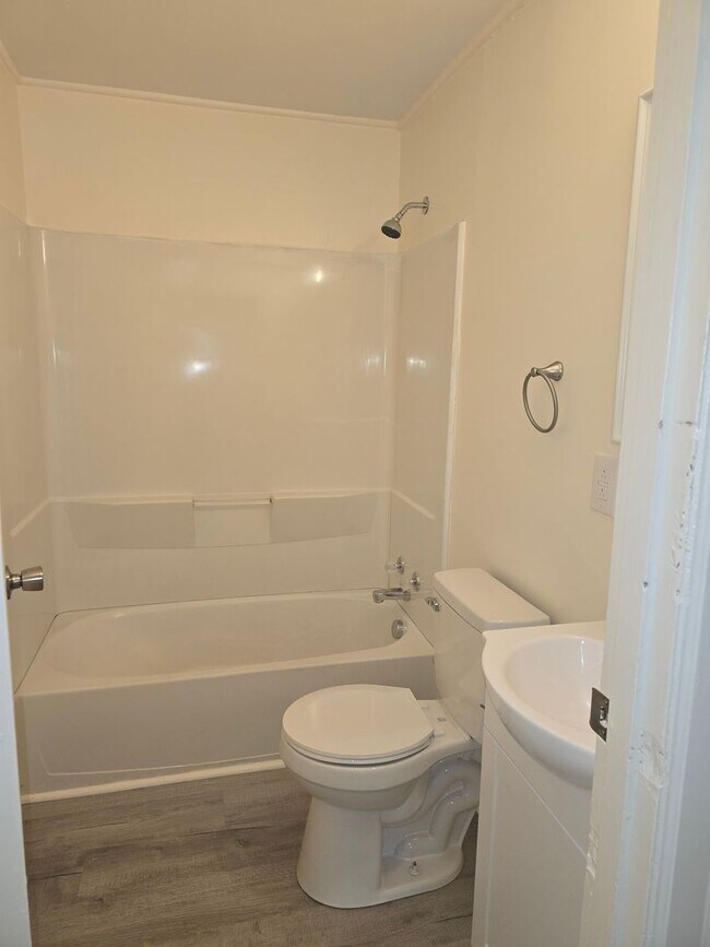 Photo - R- 903/905 Highland Dr Unidad 905