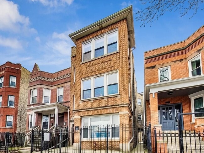 Building Photo - 3613 W Palmer St Unit 2