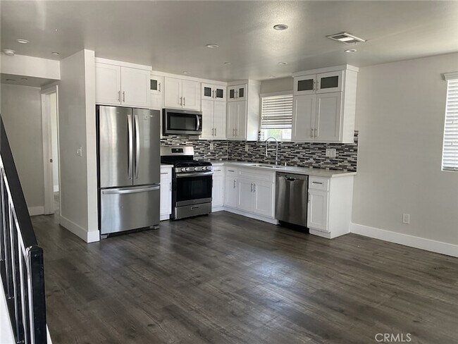 Photo - 2420 1/2 Folsom Street Unit