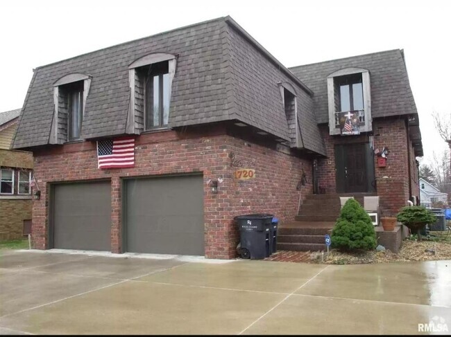 Building Photo - 1720 18th Ave Rental