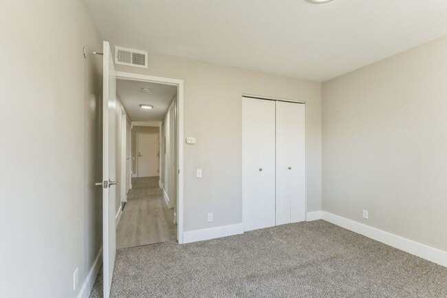 Photo - Pine Creek Apartments