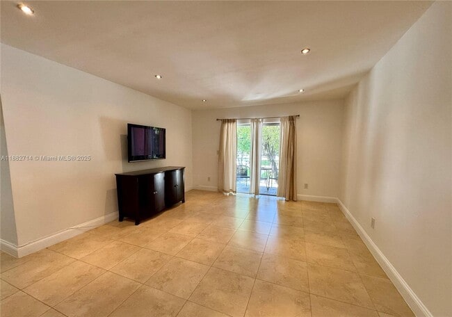 Photo - 10768 N Kendall Dr Unit H12