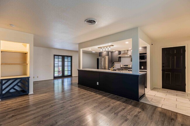 Photo - 1014 Morey Peak Dr