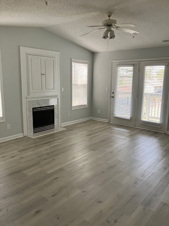 Photo - 719-I Unit 719-I