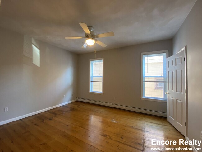 Photo - 16 Beacon St Unit 2