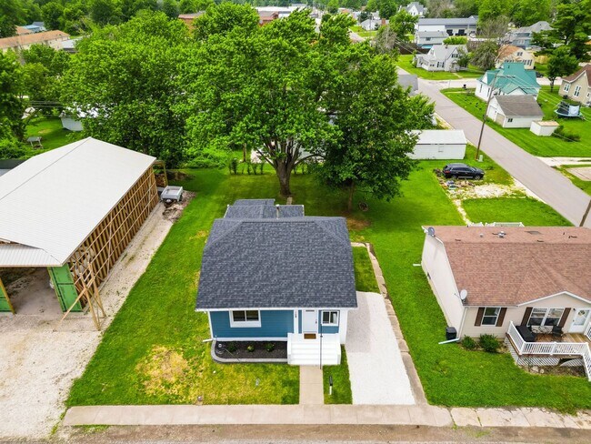 Photo - 2 Bedroom 2 Bathroom House for rent in Bowling Green, MO