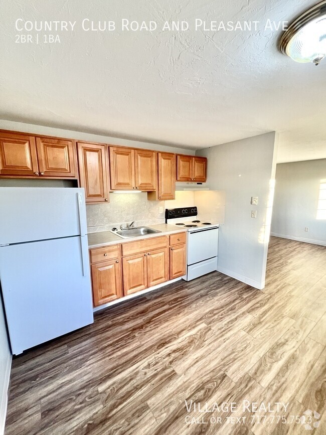 Building Photo - New Cabinets & Flooring! Large 2-bed w/ ea... Unit D Rental