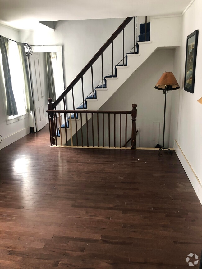 Building Photo - 16 Hough St Unit 18B Rental