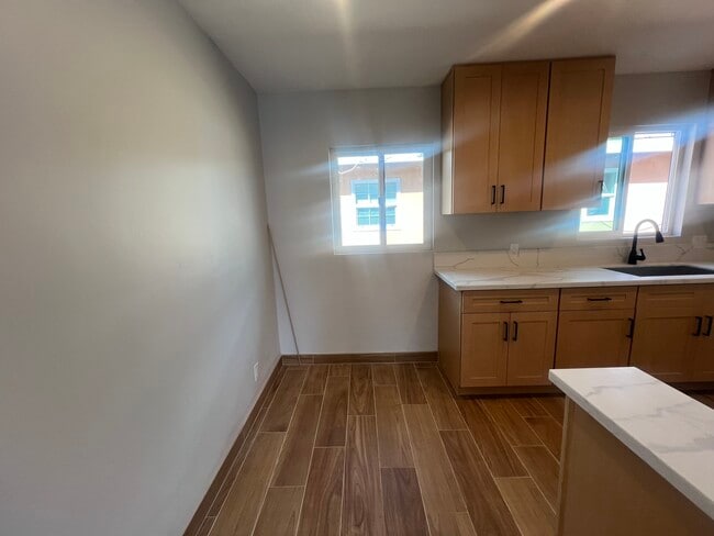 Photo - 6909 Fulton Ave Unidad 5