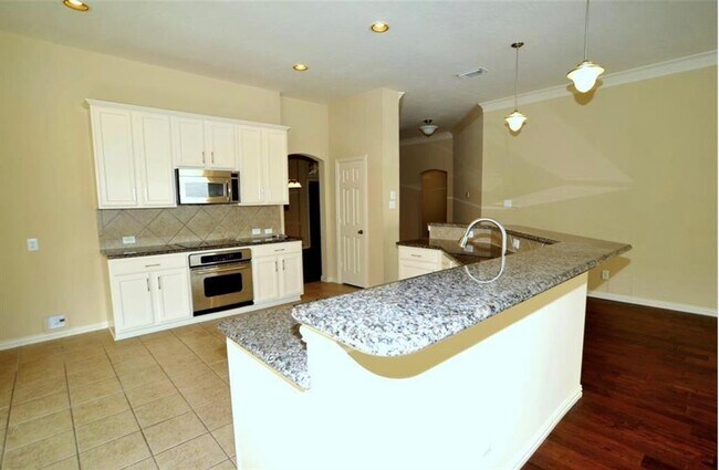 Photo - 2823 Chinaberry Park Ln