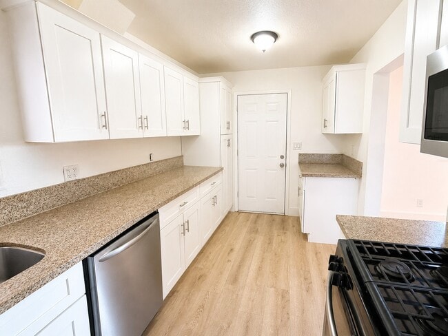 Photo - 240 E Winchester Dr