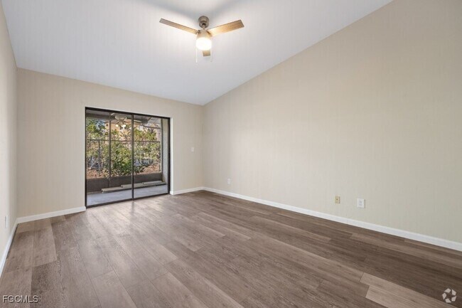 Building Photo - 5113 SW 15th Pl Unit 216 Rental