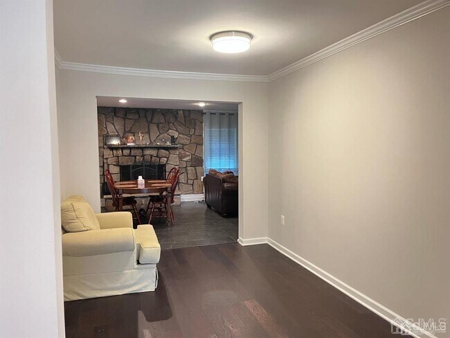 Photo - 15 Barnett Pl