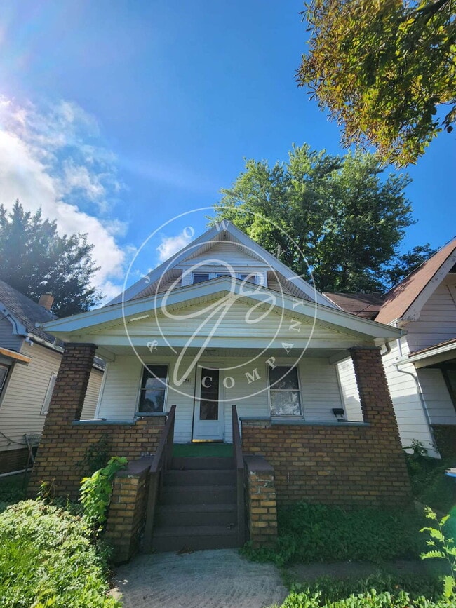 Building Photo - 3 bed 1 bath with bonus room on 1st floor Rental